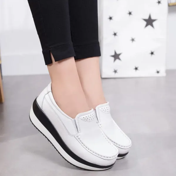 Mocassins orthopédiques à plateforme effet cuir – Image 2