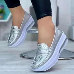 Mocassins compensés type baskets détails brillants