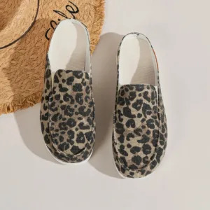 Mocassins mules sport en toile léopard avec semelle épaisse