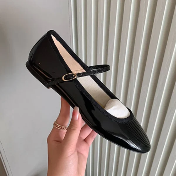 Mocassin ballerine vernis à bout rond – Image 2
