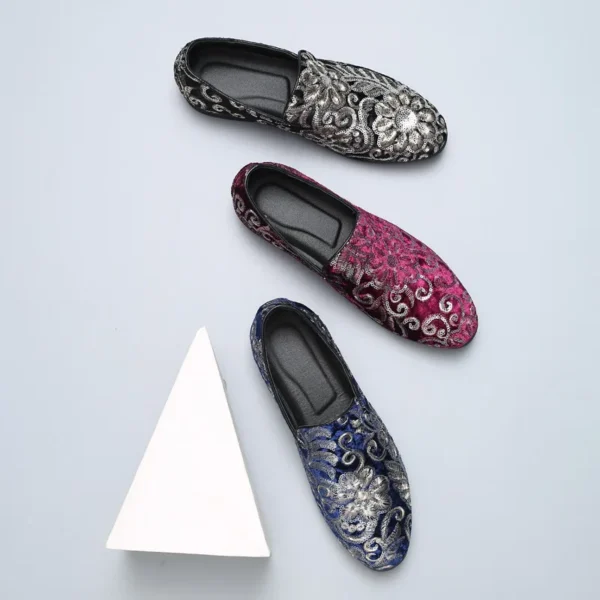 Mocassins effet velours brillant avec broderie fleurie et sequins – Image 6