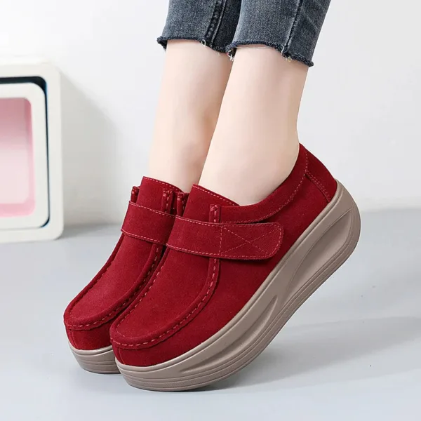Mocassins compensés avec franges en suédine pour femme – Image 2