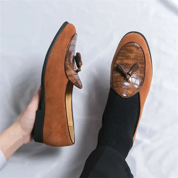 Mocassins à gland et en daim pour homme de couleur camel – Image 5