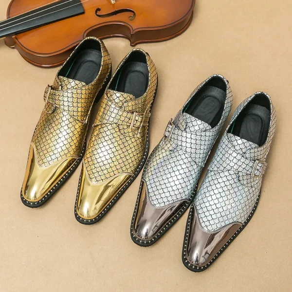 Mocassins pointus dorés pour hommes
