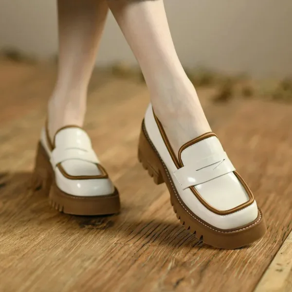 Mocassins vernis bicolores à semelle épaisse – Image 3