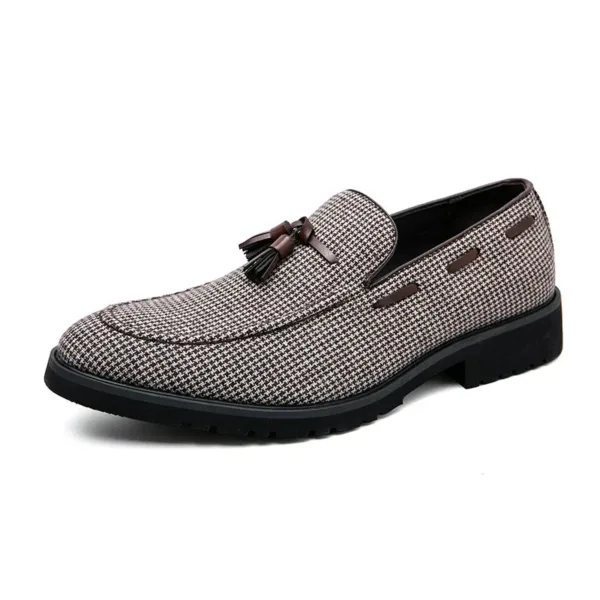 Mocassins à gland à carreaux marron et blanc pour homme – Image 6