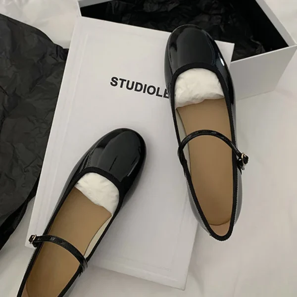 Mocassin ballerine vernis à bout rond – Image 5