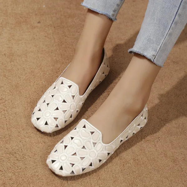 Mocassins plats souples et ajourés avec motifs fleurs – Image 3