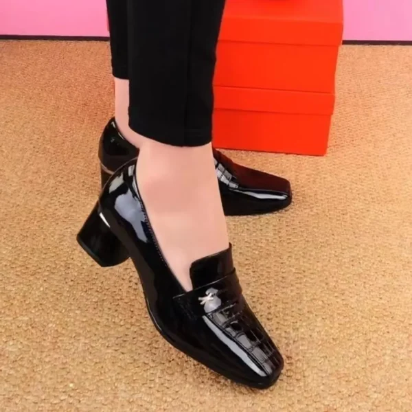 Mocassins à talons en cuir verni pour femmes – Image 7