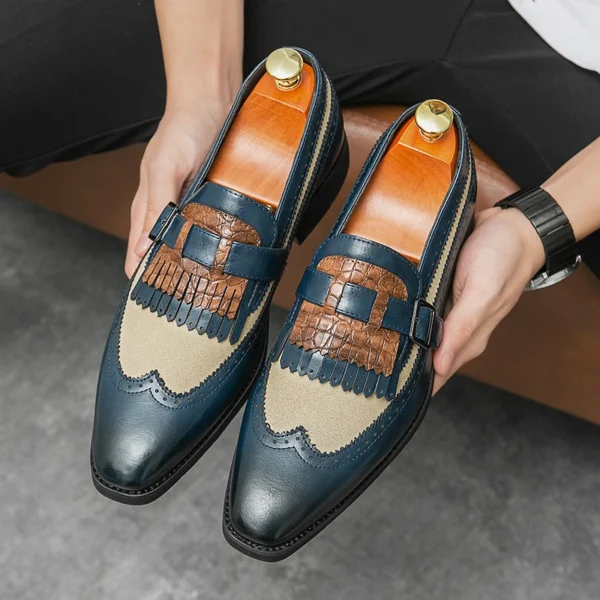 Mocassins bicolores à franges avec boucle – Image 2