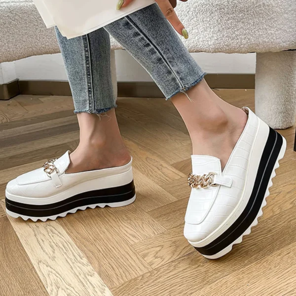 Mocassins ouverts compensés effet cuir pour femme – Image 4