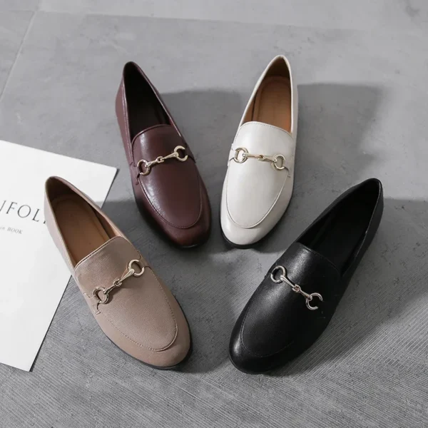 Mocassins en cuir avec des détails dorés pour femmes – Image 5
