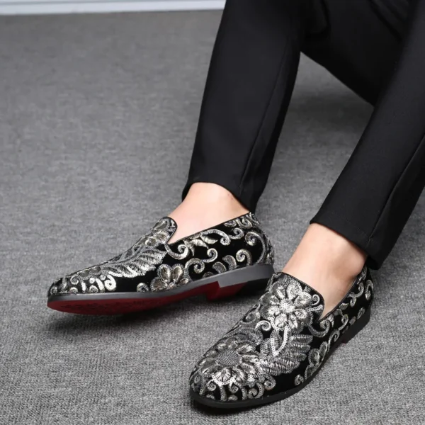 Mocassins effet velours brillant avec broderie fleurie et sequins – Image 5