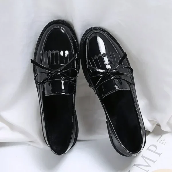 Mocassins vernis à franges pour femme