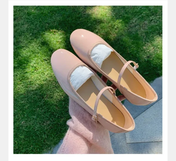 Mocassin ballerine vernis à bout rond