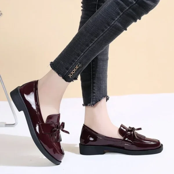 Mocassins vernis à franges pour femme