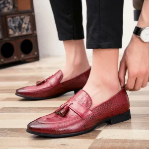 Mocassins à glands effet cuir crocodile