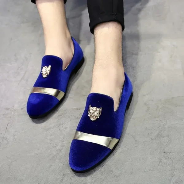 Mocassins de mariage en velours avec écusson tigre
