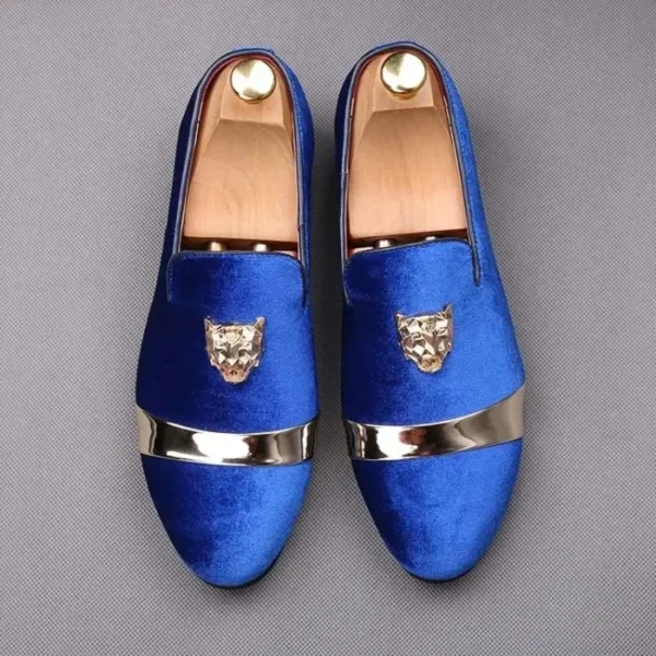Mocassins de mariage en velours avec écusson tigre – Image 2