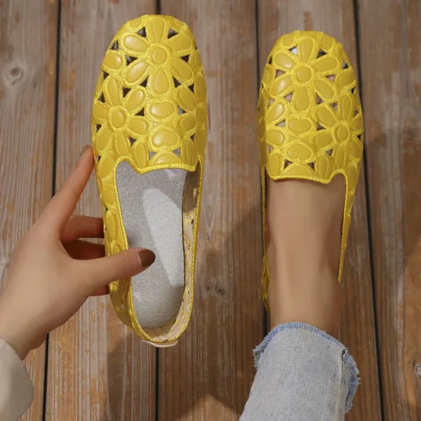 Mocassins plats souples et ajourés avec motifs fleurs – Image 4