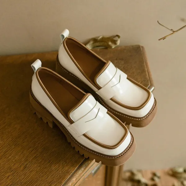 Mocassins vernis bicolores à semelle épaisse – Image 2