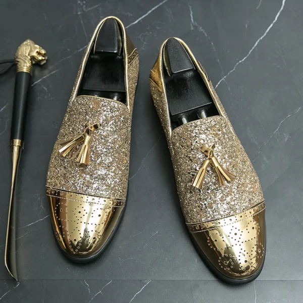 Mocassins de soirée dorés vernis et pailletés – Image 2