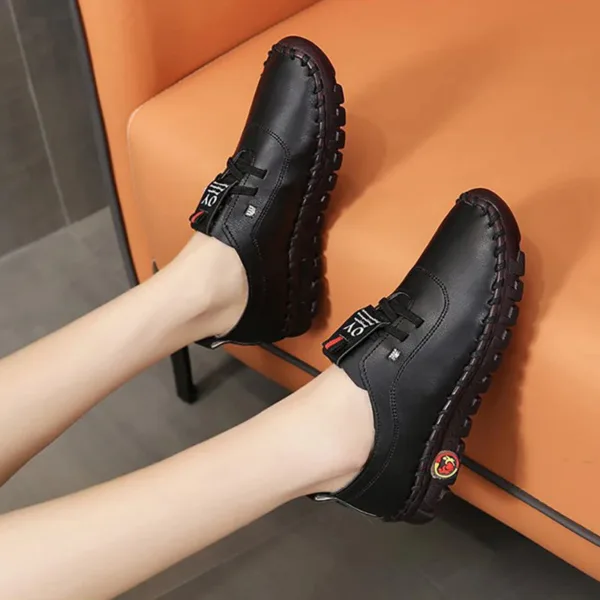 Mocassins orthopédiques effet cuir avec coutures apparentes pour femme – Image 2