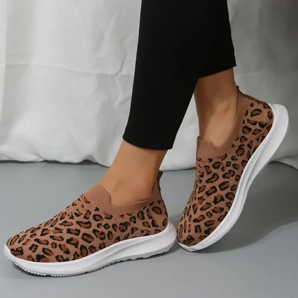 Mocassins sport en maille motif léopard pour femmes – Image 3