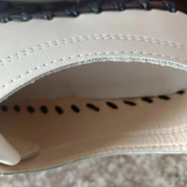 Mocassins orthopédiques effet cuir avec coutures apparentes pour femme – Image 5