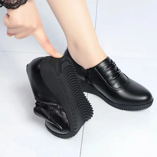 Mocassins compensés confortables en cuir noir pour femmes – Image 4