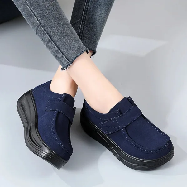 Mocassins compensés avec franges en suédine pour femme – Image 4
