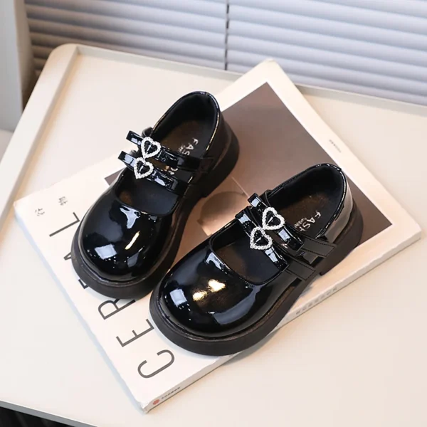 Mocassin Fille Cuir Verni Décoration Cœur – Image 3