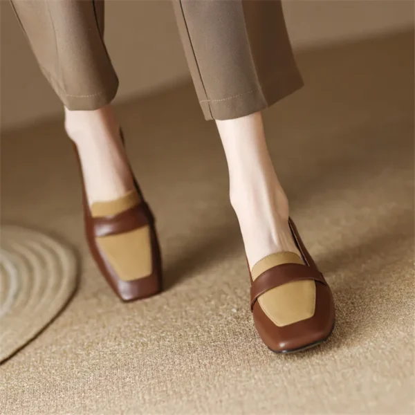 Mocassins bicolores à talon carré en cuir véritable pour femme