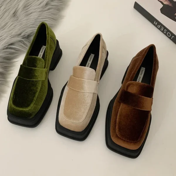 Mocassins en velours à talon pour femme